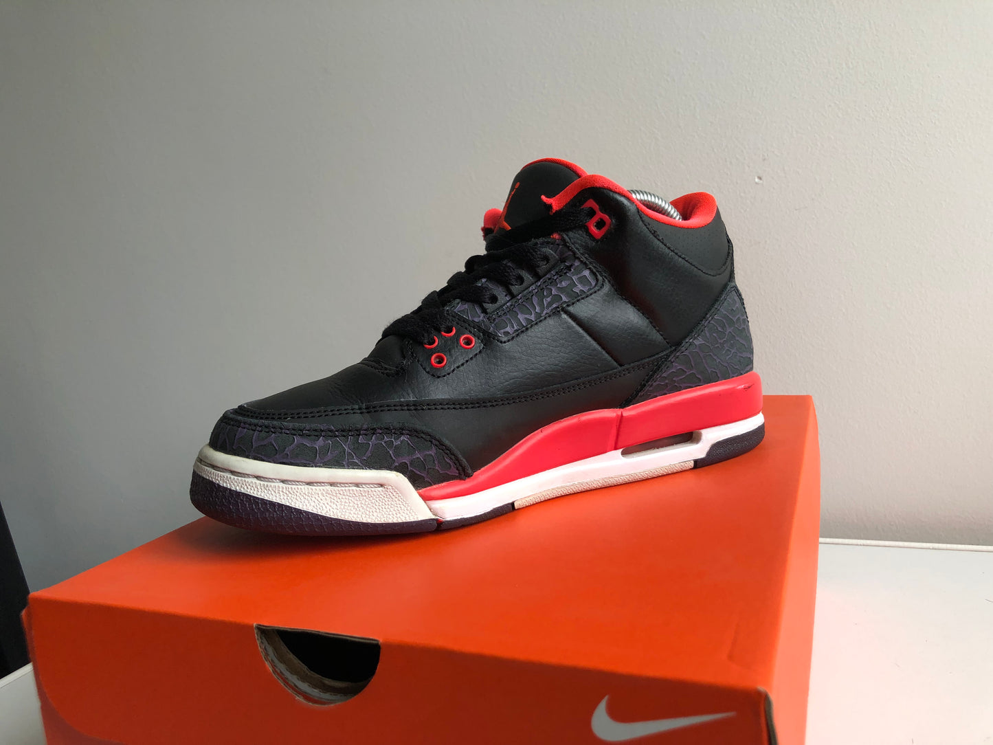 Air Jordan 3 Retro Crimson (GS) -Maat 39