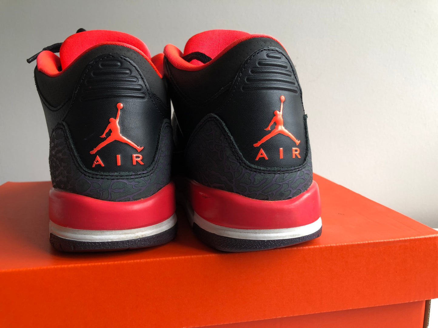 Air Jordan 3 Retro Crimson (GS) -Maat 39