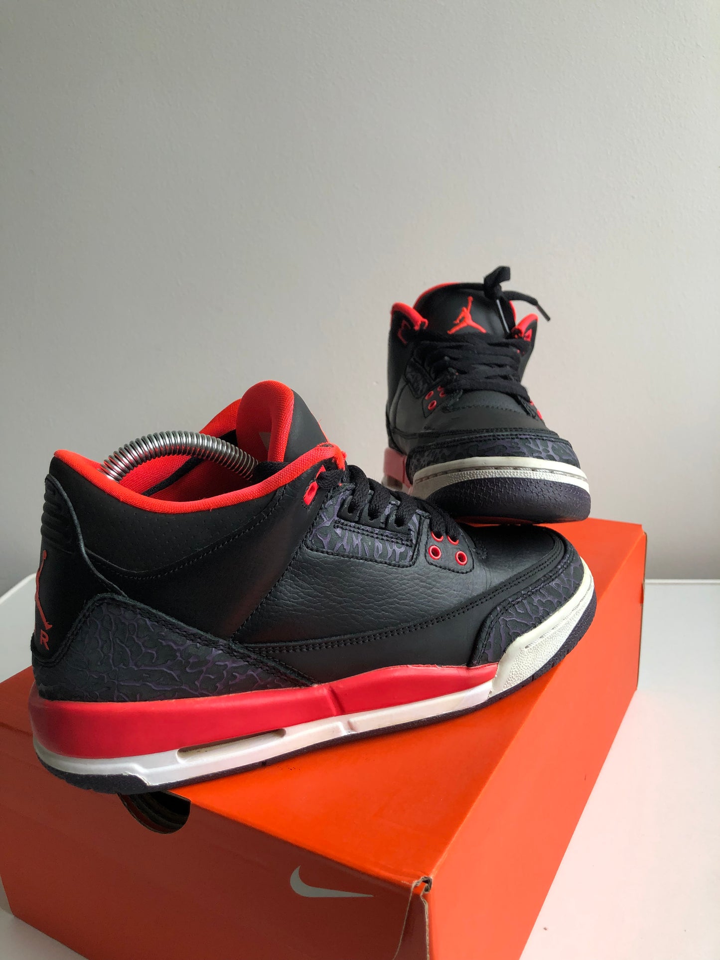 Air Jordan 3 Retro Crimson (GS) -Maat 39