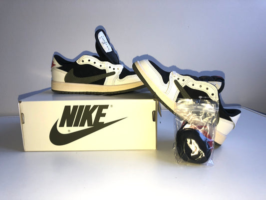 Jordan 1 Retro Low      Travis Scott -Maat 31,5