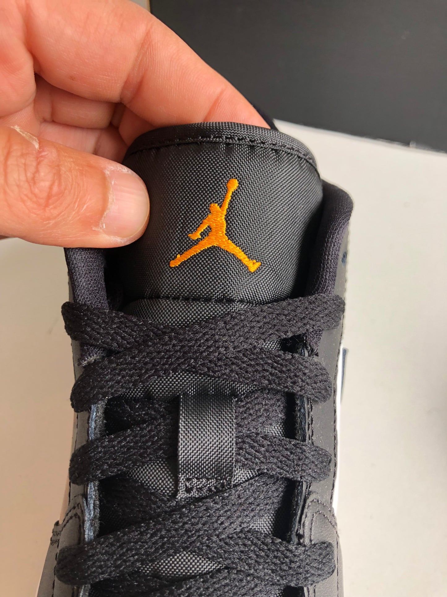 Nike air Jordan 1 Low (GS)       Maat 38,5
