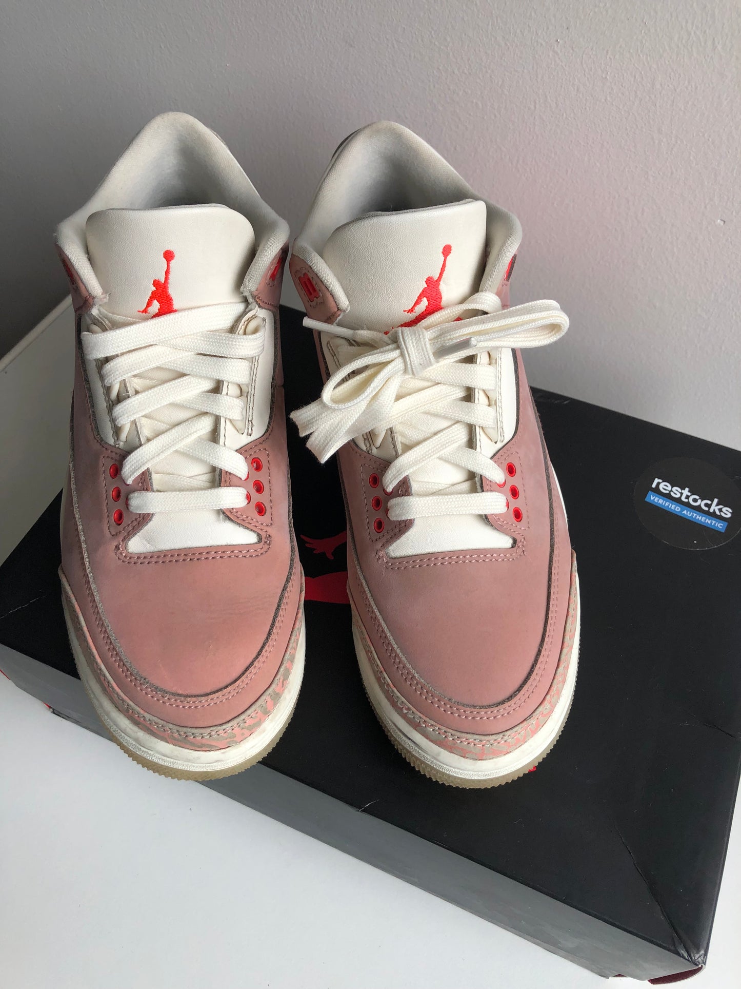 Jordan 3 Rust Pink    Maat 38