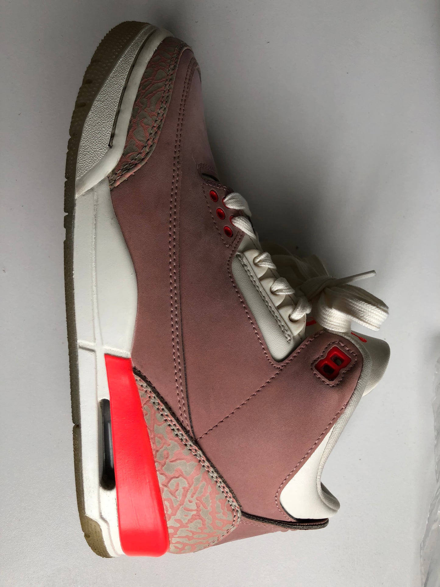 Jordan 3 Rust Pink    Maat 38