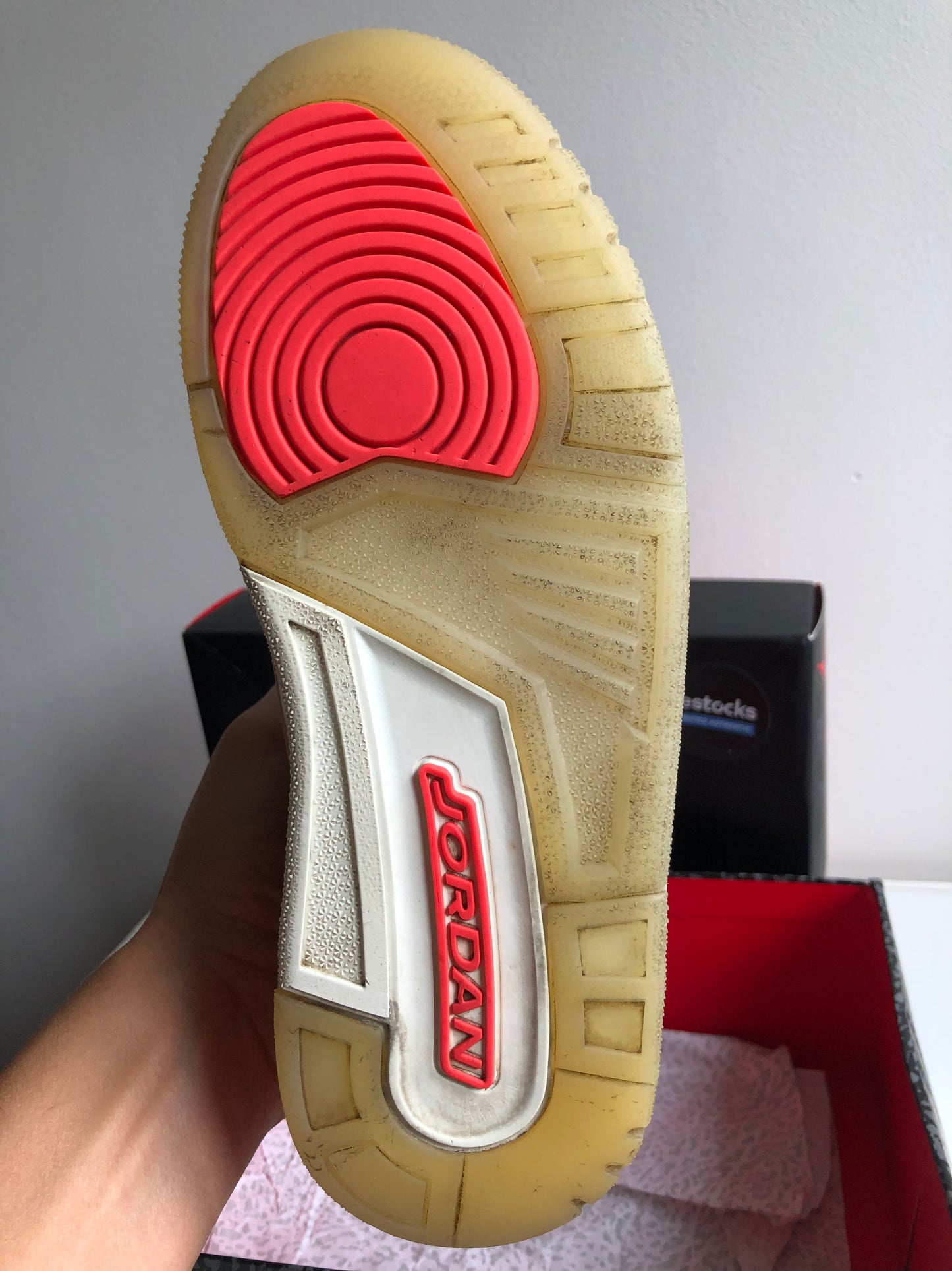 Jordan 3 Rust Pink    Maat 38